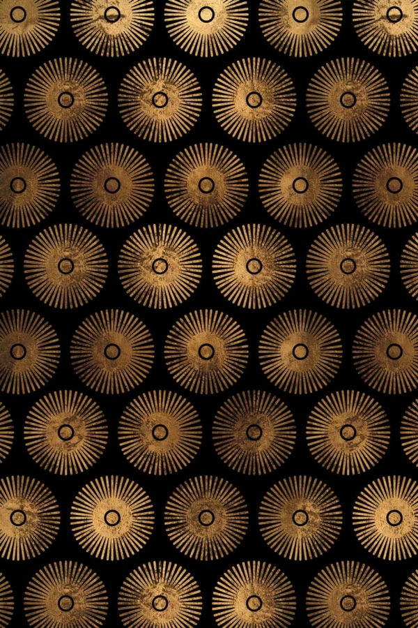 A wallpaper featuring golden, radial sunburst designs uniformly spaced on a black background. Each sunburst has a circular center with radiant rays extending outward, creating a symmetrical and harmonious geometric pattern. The elements include golden center circles and radiating rays, set against the black backdrop. The colors are predominantly gold and black, symbolizing success and brilliance.