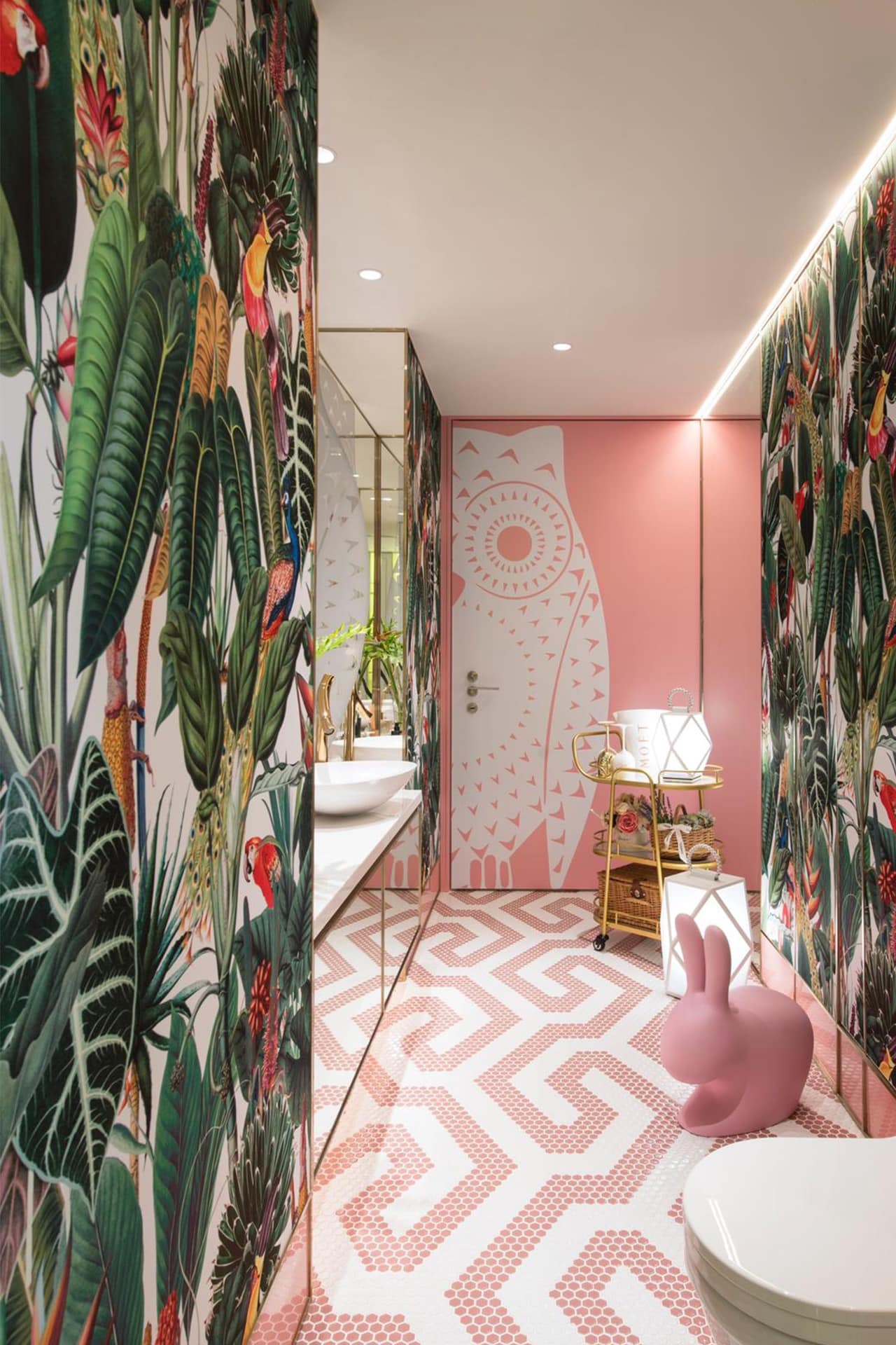 Chains-Paradiso Wallpaper in the bathroom with a bathtub and basin