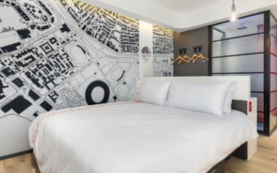 How To Pick Hotel Wallpaper – Crafting Luxurious Environments